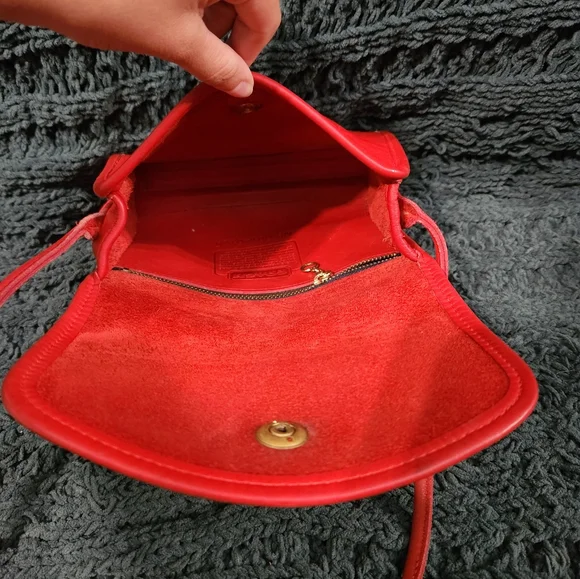 Vintage Red Coach Chrystie Flap Bag 9892 - Picture 6 of 16